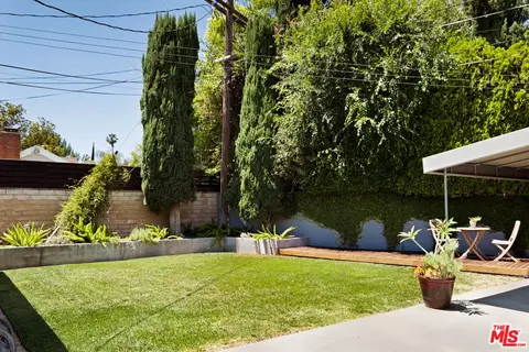 Exterior - 6237 Belmar Ave, Tarzana, CA 91335 photo 6 of 13