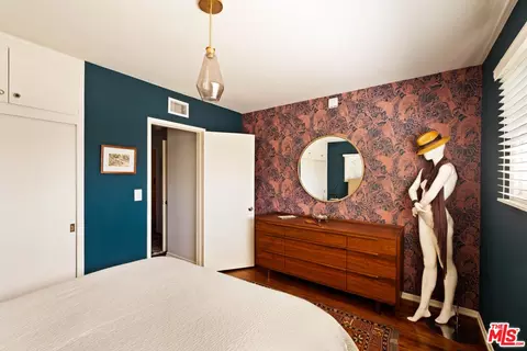 Bedroom - 6237 Belmar Ave, Tarzana, CA 91335 photo 6 of 6