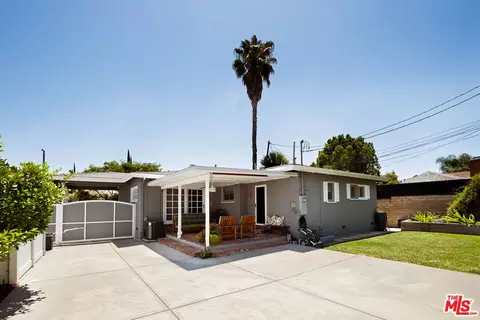 Exterior - 6237 Belmar Ave, Tarzana, CA 91335 photo 3 of 13