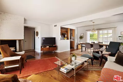Living - 6237 Belmar Ave, Tarzana, CA 91335 photo 7 of 8