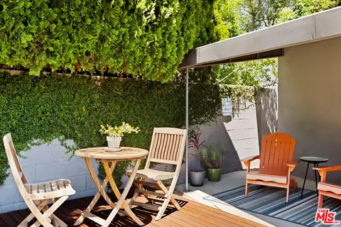 Exterior - 6237 Belmar Ave, Tarzana, CA 91335 photo 9 of 13