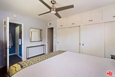 Bedroom - 6237 Belmar Ave, Tarzana, CA 91335 photo 2 of 6