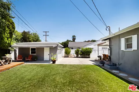 Exterior - 6237 Belmar Ave, Tarzana, CA 91335 photo 5 of 13