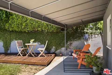 Exterior - 6237 Belmar Ave, Tarzana, CA 91335 photo 11 of 13