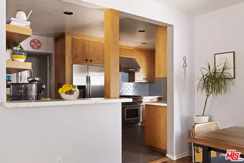 Kitchen - 6237 Belmar Ave, Tarzana, CA 91335 photo 1 of 6