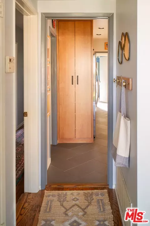 Entry Way - 6237 Belmar Ave, Tarzana, CA 91335 photo 1 of 1