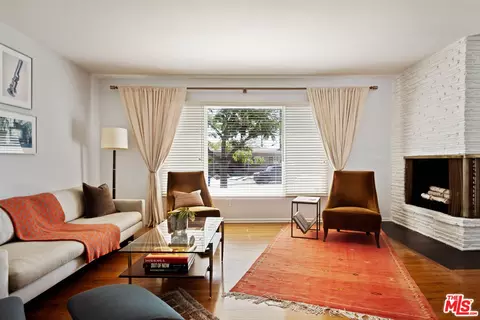 Living - 6237 Belmar Ave, Tarzana, CA 91335 photo 2 of 8