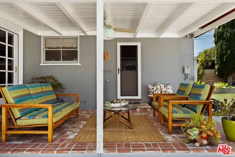 Exterior - 6237 Belmar Ave, Tarzana, CA 91335 photo 4 of 13