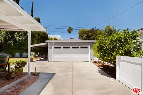 Exterior - 6237 Belmar Ave, Tarzana, CA 91335 photo 7 of 13