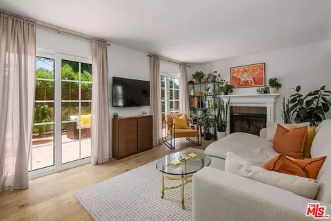 4035 Wade St #B, Los Angeles, CA 90066