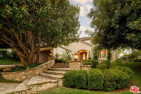 3469 Cordova Dr, Calabasas, CA 91302