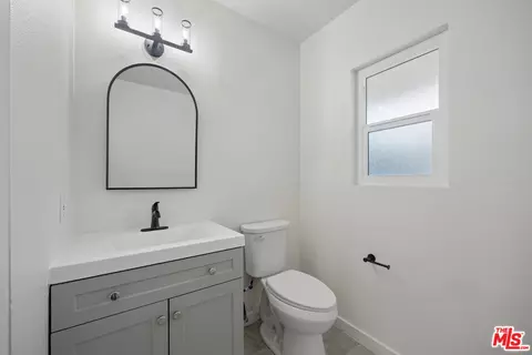Bath - 1457 E Chapman Ave, Fullerton, CA 92831 photo 1 of 1