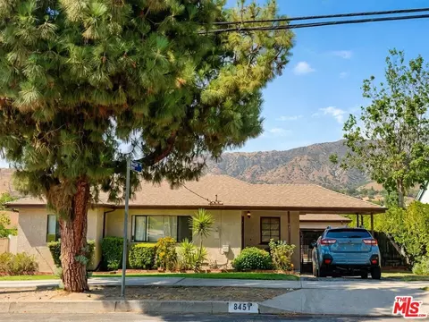 8451 Wentworth St, Shadow Hills, CA 91040