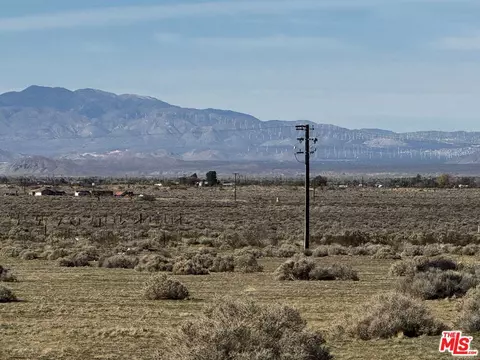 137 Ste, Redman, CA 93535 photo 8