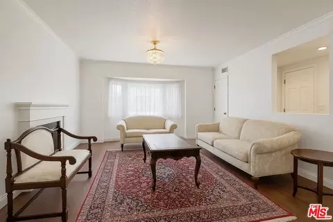 21620 Burbank Blvd #9, Woodland Hills, CA 91367
