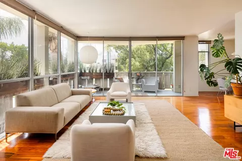 4455 Los Feliz Blvd #207, Los Angeles, CA 90027