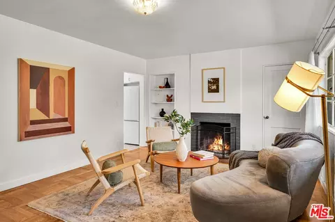 5226 Village Grn, Los Angeles, CA 90016