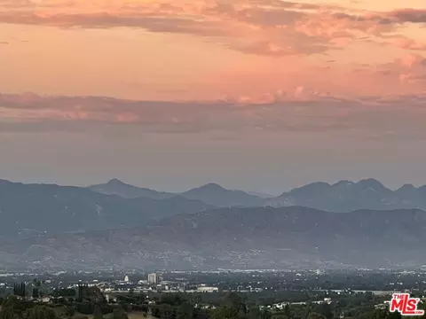 4438 Totana Dr, Tarzana, CA 91356