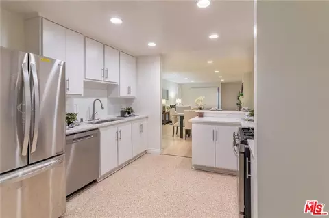 1940 N Highland Ave #42, Los Angeles, CA 90068