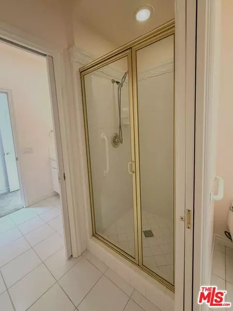 Bath - 28342 Shadowland Cir, Silverado, CA 92676 photo 3 of 12