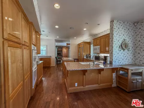 Kitchen - 28342 Shadowland Cir, Silverado, CA 92676 photo 2 of 5