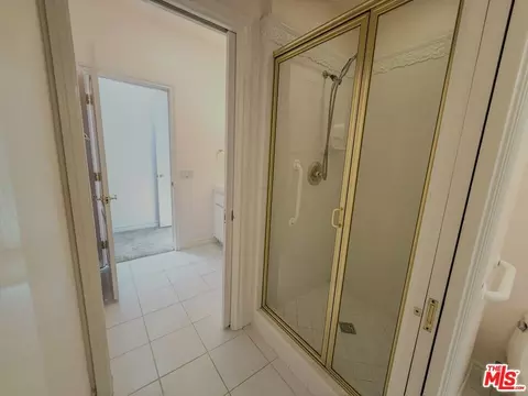 Bath - 28342 Shadowland Cir, Silverado, CA 92676 photo 6 of 12