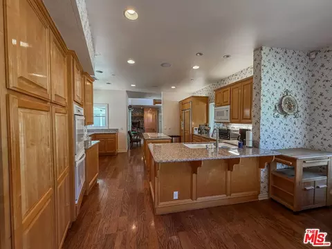 Kitchen - 28342 Shadowland Cir, Silverado, CA 92676 photo 2 of 5