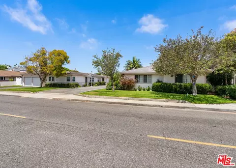 384 E 16th St, Costa Mesa, CA 92627 photo 9