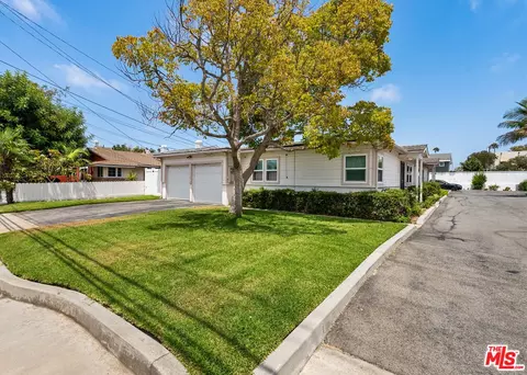 384 E 16th St, Costa Mesa, CA 92627 photo 2