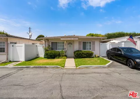 384 E 16th St, Costa Mesa, CA 92627 photo 4