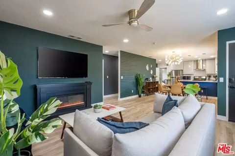 Living - 61664 Crest Circle Dr, Joshua Tree, CA 92252 photo 3 of 3