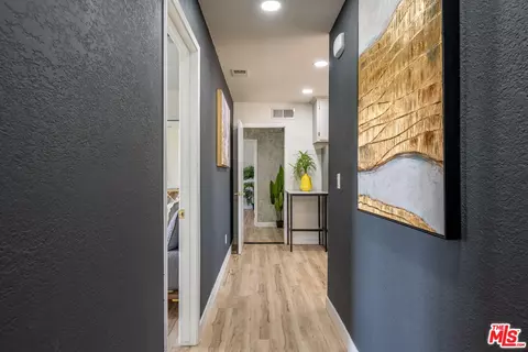 Entry Way - 61664 Crest Circle Dr, Joshua Tree, CA 92252 photo 2 of 2