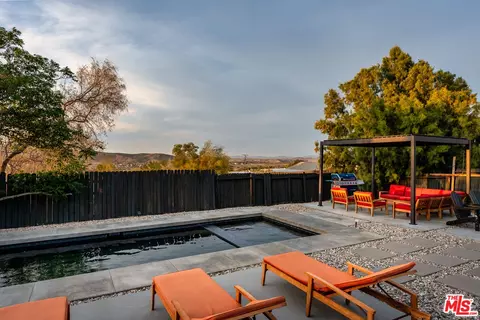 Exterior - 61664 Crest Circle Dr, Joshua Tree, CA 92252 photo 4 of 9