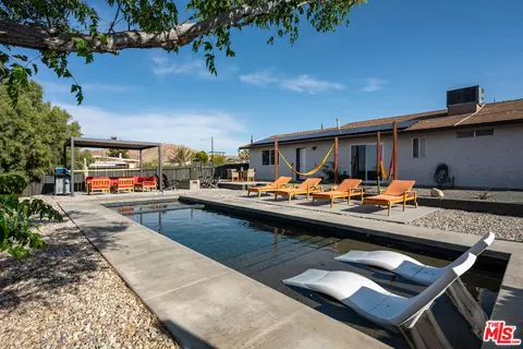 Exterior - 61664 Crest Circle Dr, Joshua Tree, CA 92252 photo 5 of 9