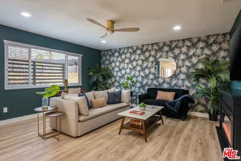 Living - 61664 Crest Circle Dr, Joshua Tree, CA 92252 photo 1 of 3