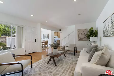 18515 Mayall St #K, Northridge, CA 91324