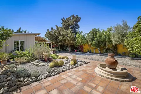 6033 Fulcher Ave, North Hollywood, CA 91606