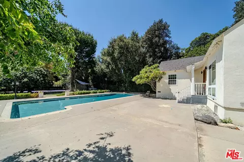 Exterior - 2996 San Pasqual St, Pasadena, CA 91107 photo 7 of 13