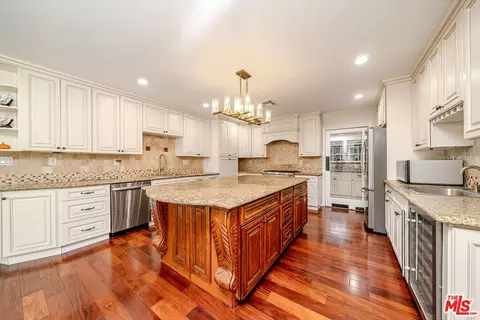 Kitchen - 2996 San Pasqual St, Pasadena, CA 91107 photo 1 of 3