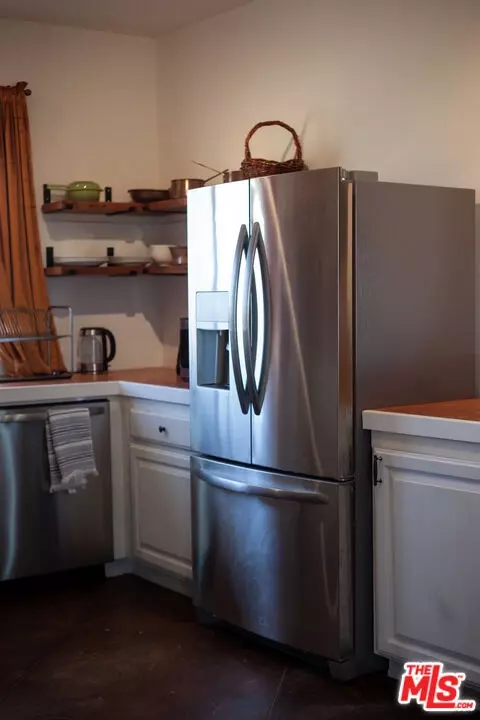 Kitchen - 6767 California Ave, Joshua Tree, CA 92252 photo 2 of 3