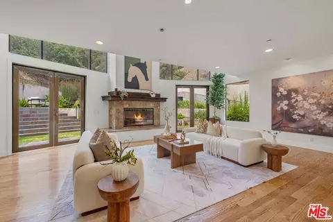 4099 Mandeville Cyn, Los Angeles, CA 90049