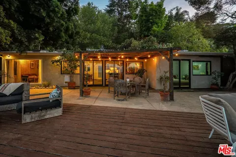 7272 Caverna Dr, Los Angeles, CA 90068