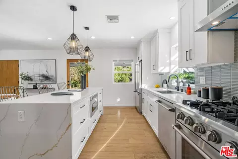 Kitchen - 10327 Wheatland Ave, Sunland, CA 91040 photo 2 of 2