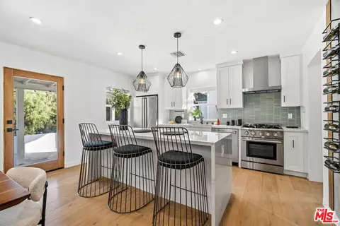Kitchen - 10327 Wheatland Ave, Sunland, CA 91040 photo 1 of 2