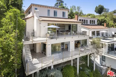 1364 Angelo Dr, Beverly Hills, CA 90210
