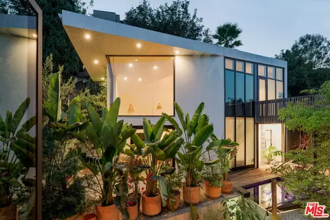 1851 Lobdell Pl, Los Angeles, CA 90026