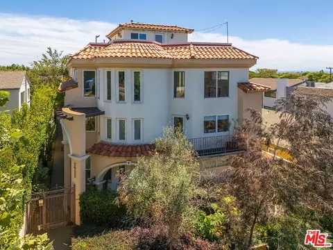 2922 Montana Ave #D, Santa Monica, CA 90403