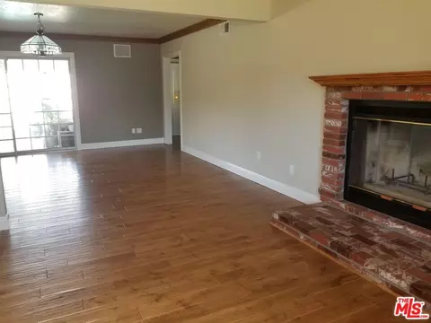 Living - 3328 Greenville Ave, Simi Valley, CA 93063 photo 3 of 3
