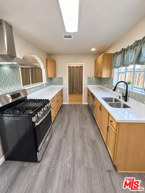 Kitchen - 37739 Sumac Ave, Palmdale, CA 93550 photo 3 of 3