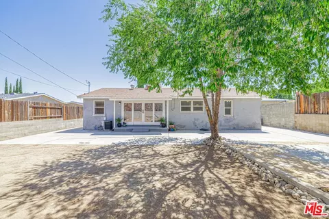 Exterior - 37739 Sumac Ave, Palmdale, CA 93550 photo 7 of 9